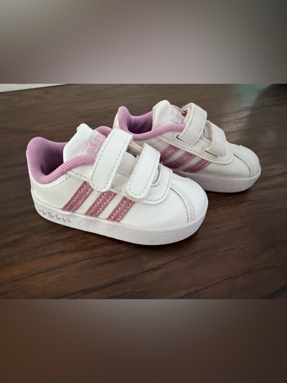 adidas Kids Toddler White Sneakers with Pink Glitter Stripes Sz 5